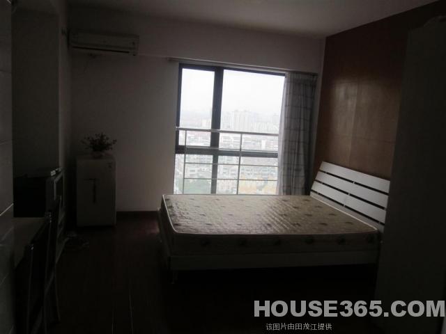 我想在苏州买套学区房,以方便小孩上学。但听