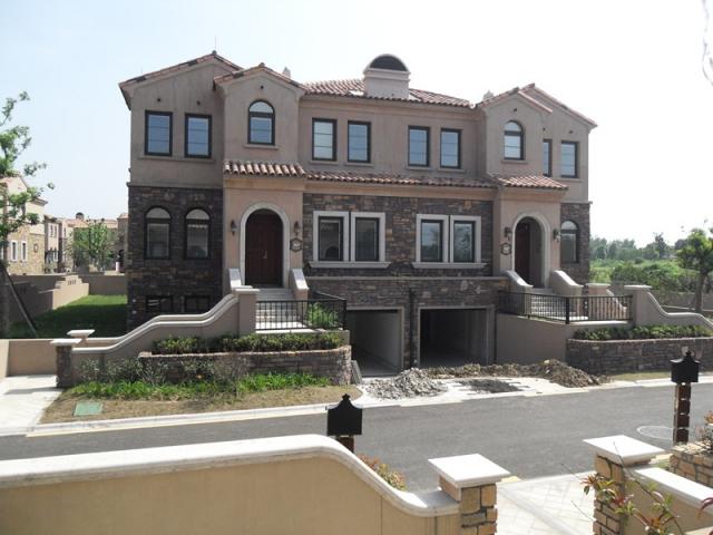 竹山南路秦淮河畔方山风景区双拼别墅大花园位置好_南京江宁区