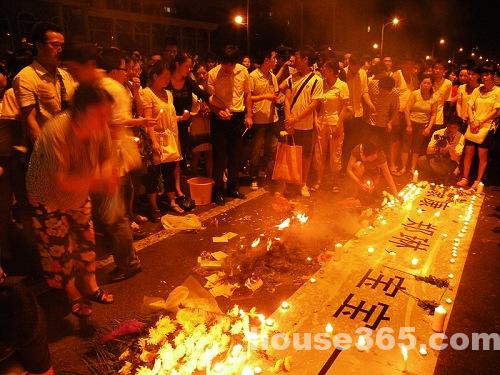 南京630醉酒交通事故数千人烛光祭全景组图